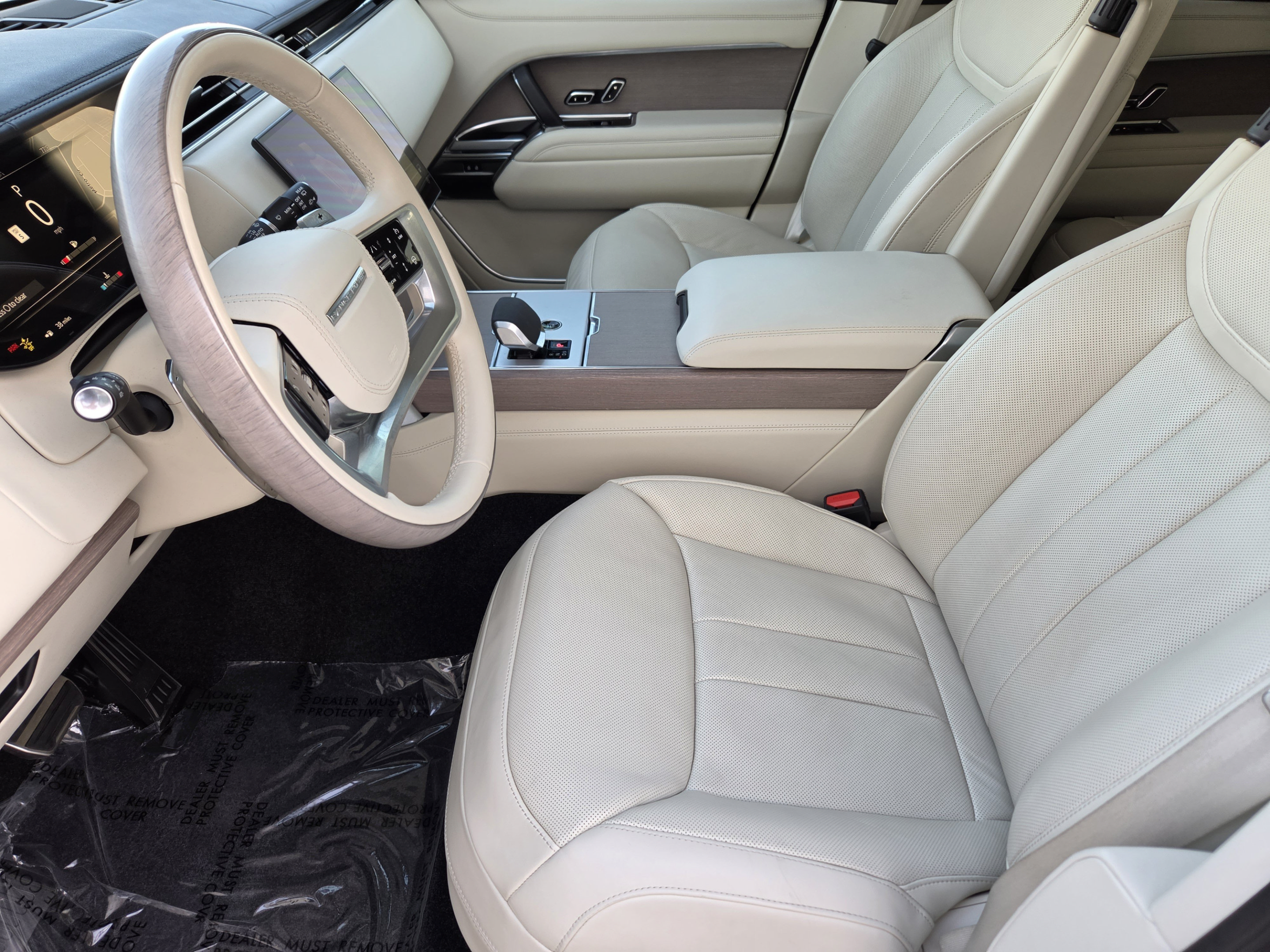Used 2024 Land Rover Range Rover SE AWD/4WD image 8