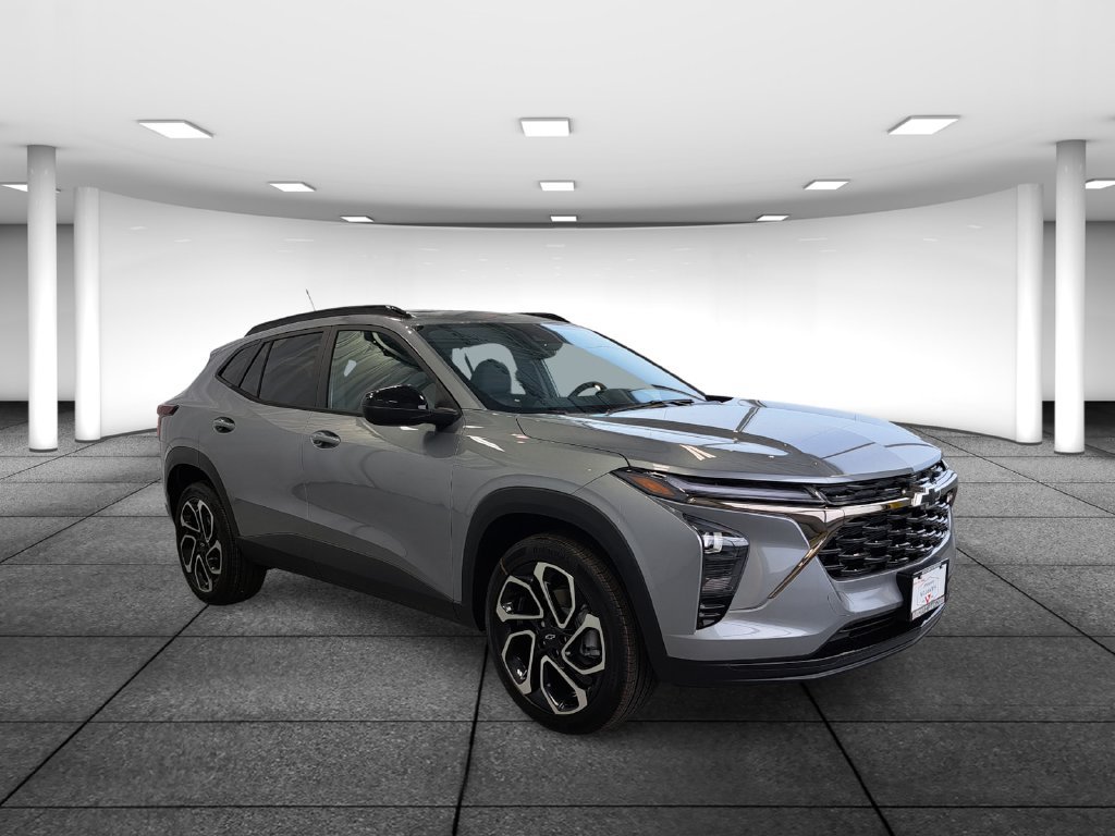 New 2026 Chevrolet Trax RS w/ Sunroof Package FWD image 3