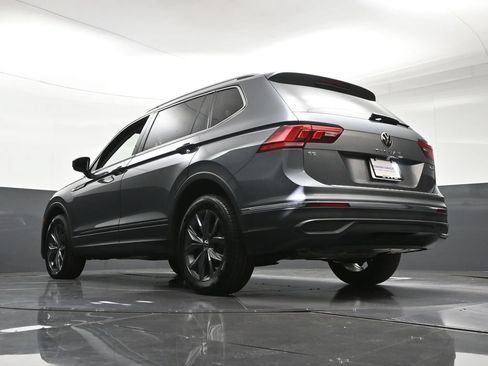 Used 2022 Volkswagen Tiguan SE AWD/4WD image 26
