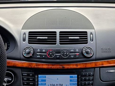 Used 2005 Mercedes-Benz E 320 4MATIC Sedan image 18