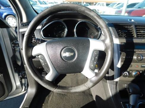 Used 2009 Chevrolet Traverse LT image 16