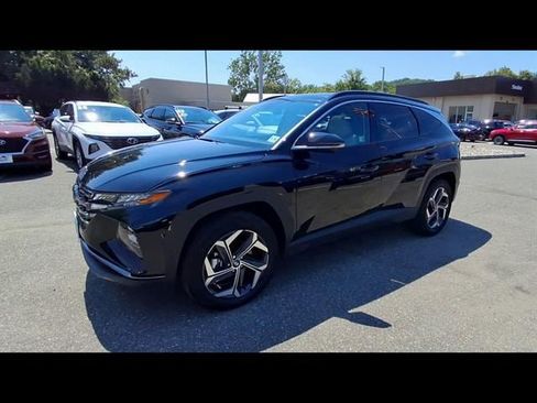 Certified 2024 Hyundai Tucson Limited AWD/4WD image 4