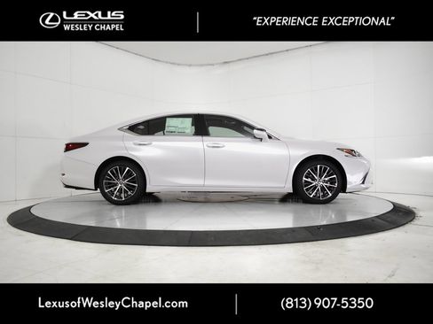 New 2025 Lexus ES 350 w/ Premium Package image 2