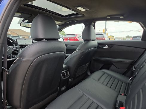 Used 2024 Kia Forte GT-Line w/ GT-Line Premium Package FWD image 12