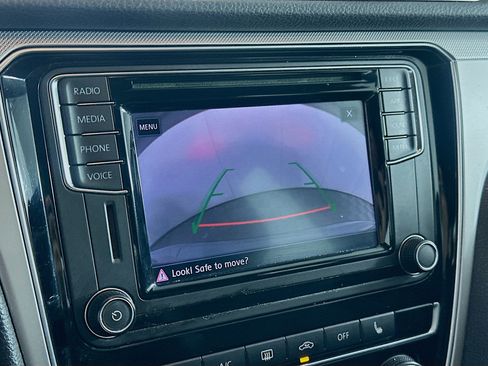 Used 2019 Volkswagen Passat 2.0T Wolfsburg FWD image 22