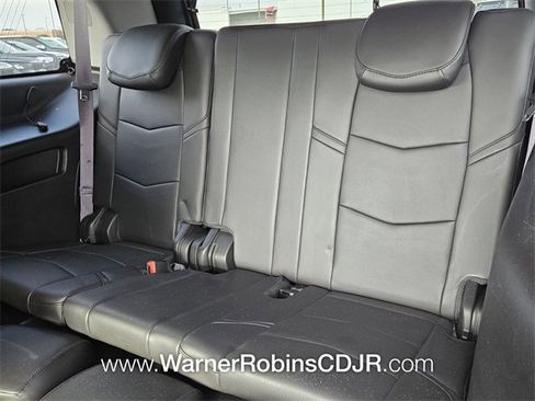 Used 2015 Cadillac Escalade Luxury image 8