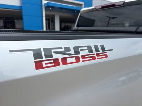 Used 2021 Chevrolet Silverado 1500 Custom Trail Boss w/ Safety Confidence Package AWD/4WD image 10