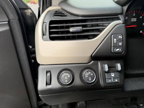Used 2015 GMC Yukon Denali w/ Open Road Package AWD/4WD image 18