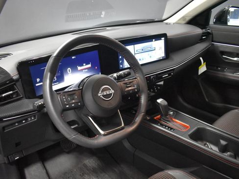 Certified 2025 Nissan Kicks SR w/ SR Premium Package AWD/4WD image 4