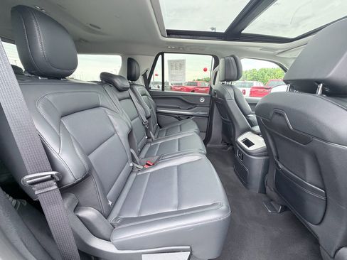 Used 2026 Lincoln Navigator Reserve AWD/4WD image 29