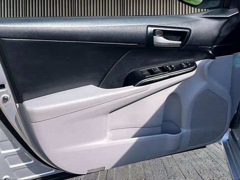 Used 2014 Toyota Camry LE FWD image 24