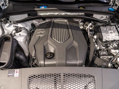 Certified 2025 Porsche Macan image 25