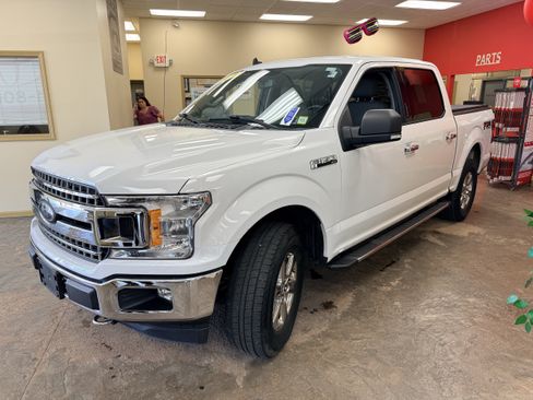 Used 2019 Ford F150 XLT w/ Equipment Group 302A Luxury AWD/4WD image 3