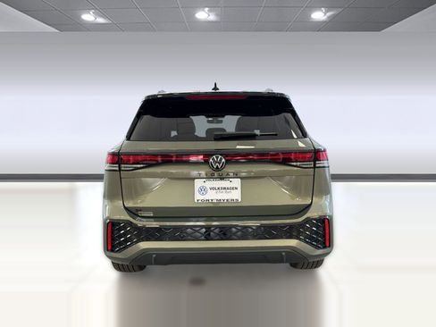 New 2026 Volkswagen Tiguan SE R-Line FWD image 10