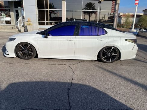 Used 2020 Toyota Camry XSE image 10