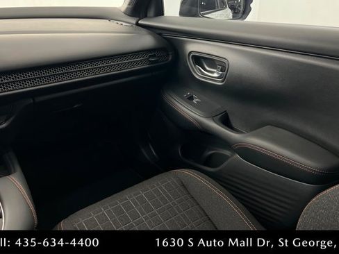 Used 2025 Honda HR-V Sport image 10