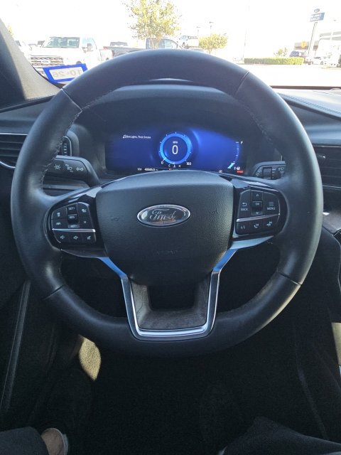 Certified 2023 Ford Explorer Platinum w/ Technology Package AWD/4WD image 19