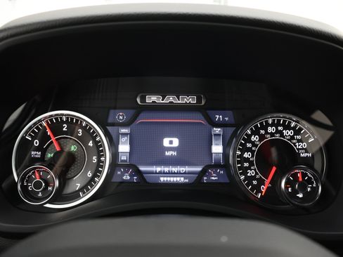 Used 2024 RAM 2500 Big Horn w/ Night Edition AWD/4WD image 11