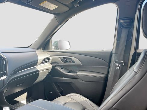 Used 2023 Chevrolet Traverse LT w/ LT Premium Package AWD/4WD image 25