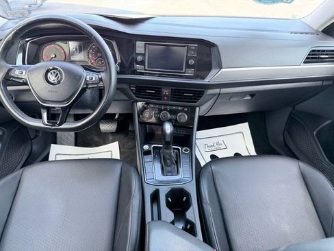 Used 2020 Volkswagen Jetta SE w/ SE Cold Weather Package image 11