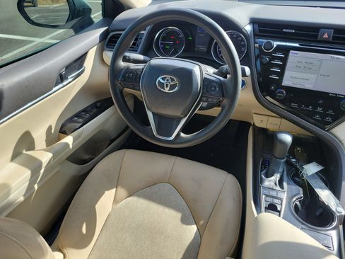 Used 2019 Toyota Camry LE w/ Sunroof Package image 11