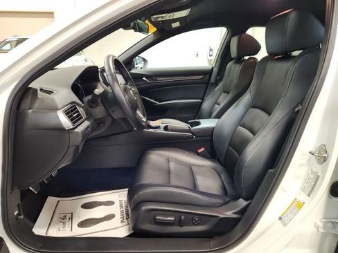 Used 2018 Honda Accord Sport image 11