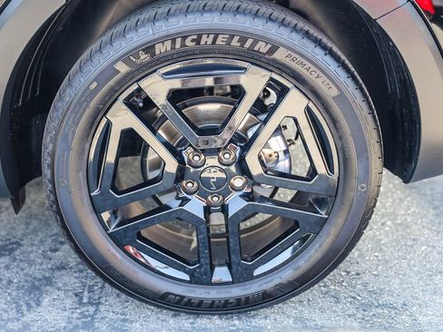 Used 2025 Kia Telluride EX X-Line AWD/4WD image 8