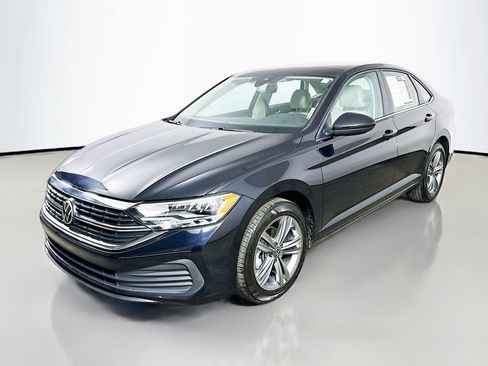 Used 2023 Volkswagen Jetta SE FWD image 3