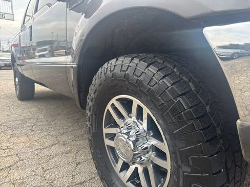 Used 2004 Ford F350 Lariat RWD image 12