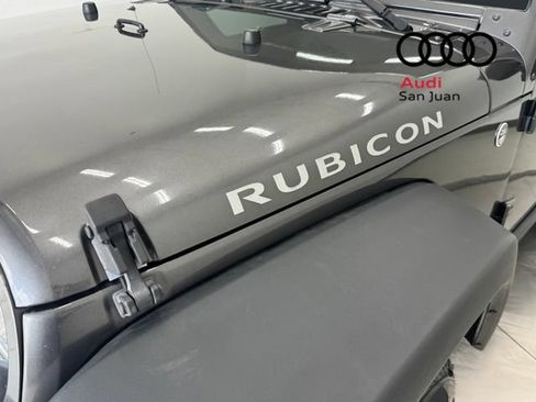 Used 2017 Jeep Wrangler Unlimited Rubicon w/ Connectivity Group AWD/4WD image 4