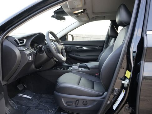 Used 2025 INFINITI QX50 Luxe AWD/4WD image 16