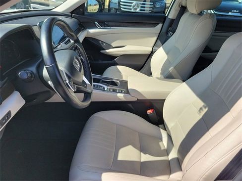 Used 2021 Honda Accord Touring image 17