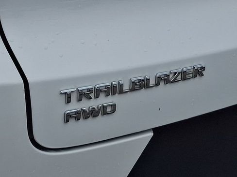 Used 2023 Chevrolet TrailBlazer LT AWD/4WD image 33
