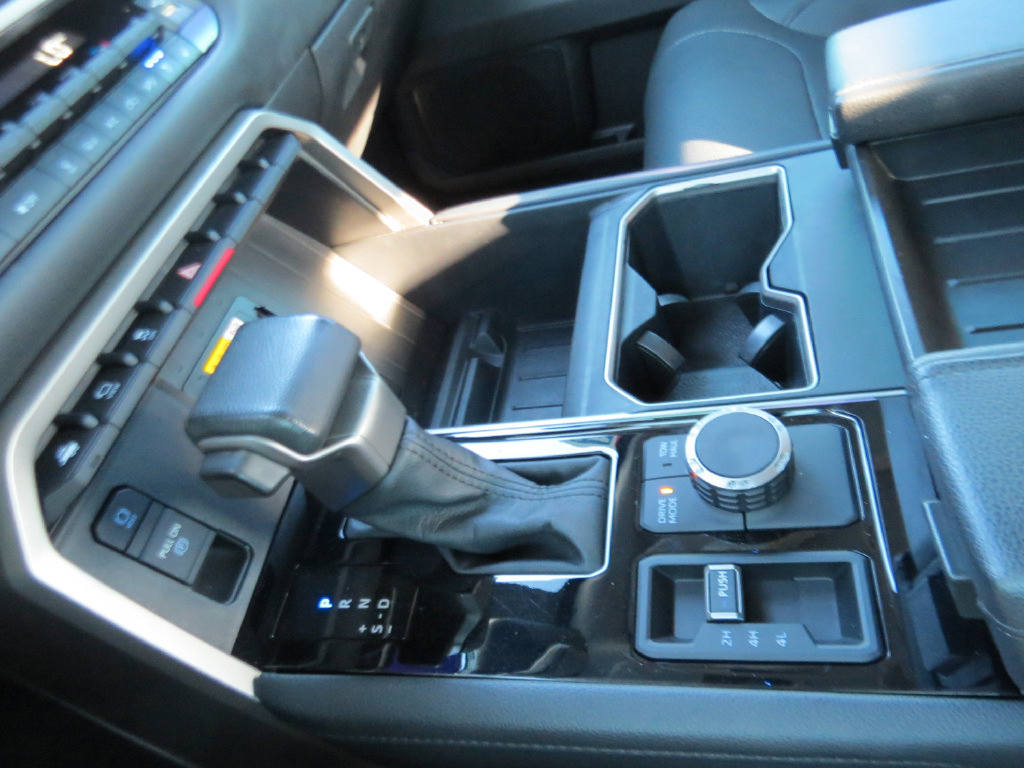 Used 2024 Toyota Tundra Limited AWD/4WD image 25