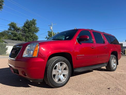 Used 2013 GMC Yukon XL SLT w/ SLT-2 Equipment Package AWD/4WD image 3