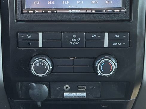 Used 2014 Ford F150 XLT AWD/4WD image 15