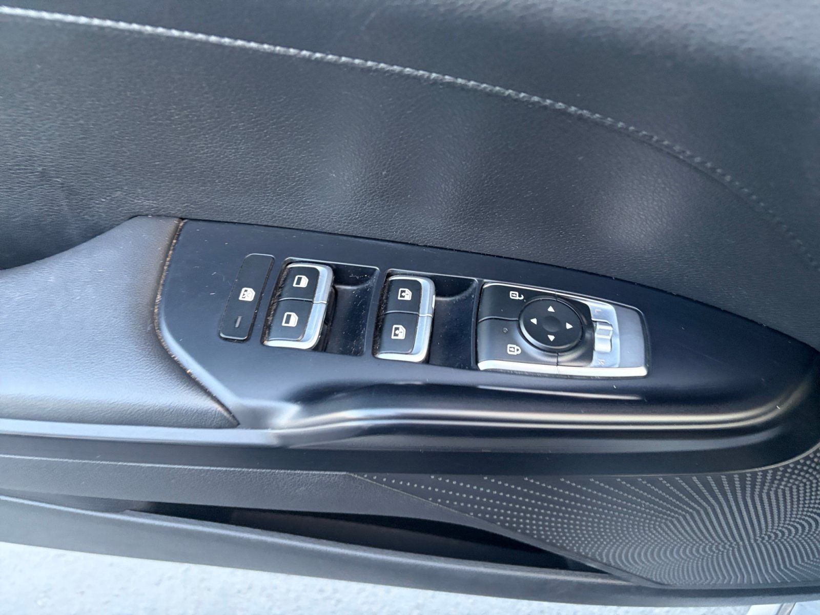 Used 2022 Kia K5 GT-Line AWD/4WD image 11