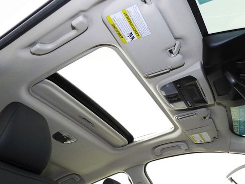 Certified 2025 Subaru Crosstrek 2.5i Limited w/ Crosstrek Mirror Package image 18