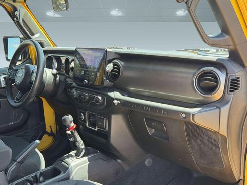 Used 2019 Jeep Wrangler Sport AWD/4WD image 26
