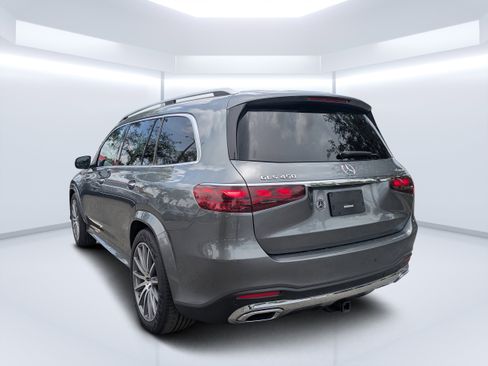Used 2025 Mercedes-Benz GLS 450 4MATIC image 5