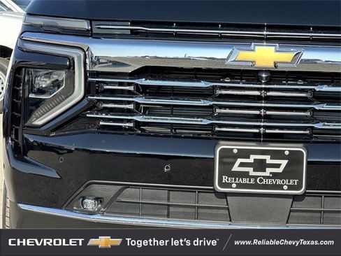 New 2026 Chevrolet Suburban Premier image 8