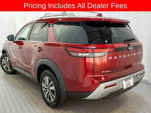 Used 2023 Nissan Pathfinder SL AWD/4WD image 3