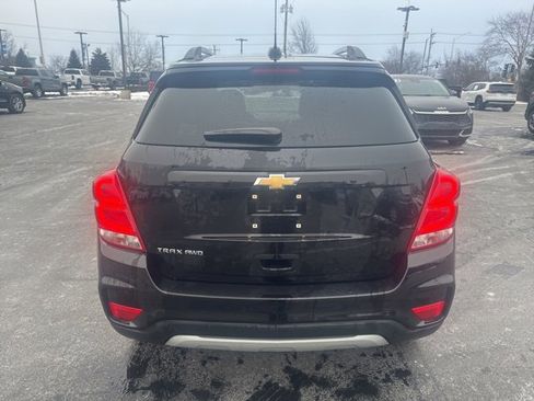 Used 2021 Chevrolet Trax LT w/ LT Convenience Package image 7