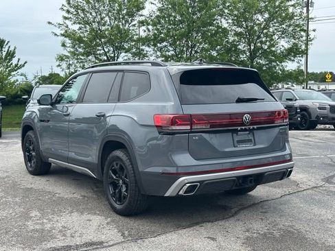 Certified 2025 Volkswagen Atlas Peak Edition SE AWD/4WD image 5
