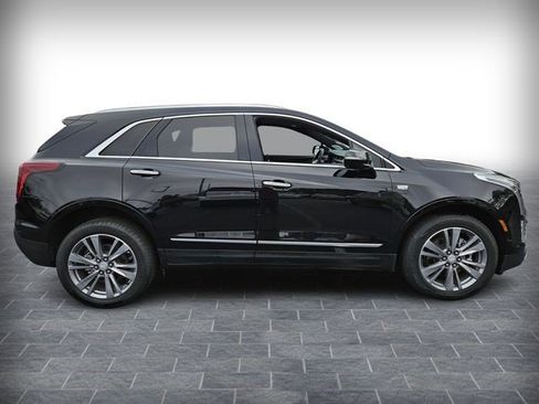 Certified 2025 Cadillac XT5 Premium Luxury FWD image 4