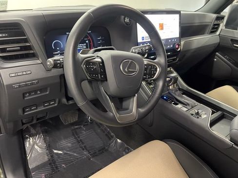 Certified 2025 Lexus GX 550 w/ Accessory Package (CT) AWD/4WD image 16