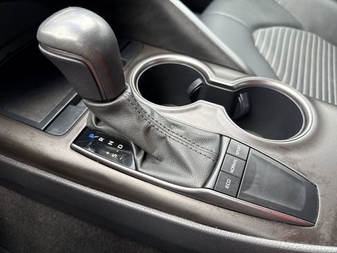 Used 2023 Toyota Camry SE image 21