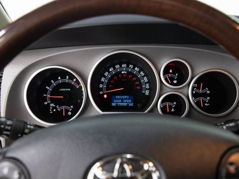 Used 2013 Toyota Sequoia Platinum AWD/4WD image 34