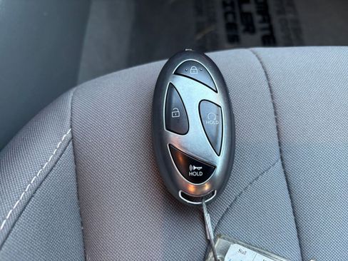 Used 2025 Hyundai Elantra SEL image 27