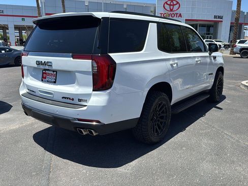 Used 2025 GMC Yukon AT4 AWD/4WD image 3